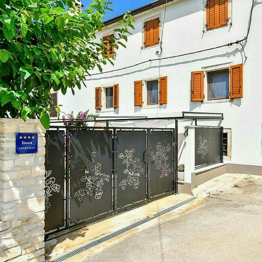 Apartment Claire Karšete Exterior foto